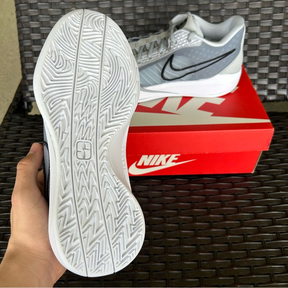 NIKE SABRINA 1 TB PROMO WOLF GREY - WOMENS 10 / MENS 8.5 - Picture 5 of 5
